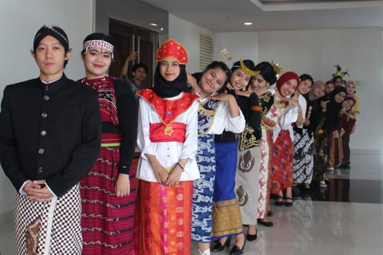 Gelar Pementasan Drama, Mahasiswa UMBY Gunakan Bahasa Inggris