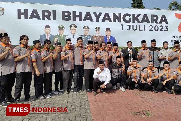 Kali Pertama, Puluhan Eks Napiter Rayakan HUT Bhayangkara di Polres Lamongan