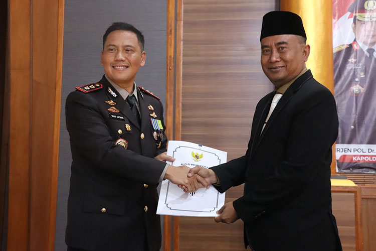 Serah terima hibah tanah dari Pemkab Probolinggo kepada Polres Probolinggo Kota. (Foto: Humas Polres Probolinggo Kota for TIMES Indonesia)