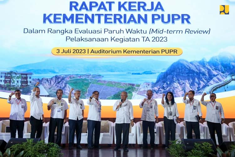 Menteri-Basuki-a.jpg