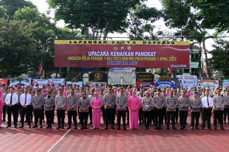 124 Anggota Polres Malang Naik Pangkat