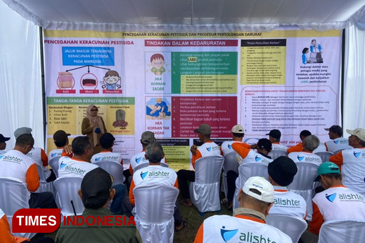 Pelatihan Pentingnya Bahaya Pestisida Bagi Petani Malang