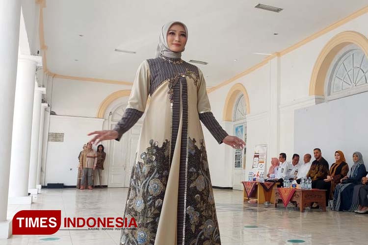Ilustrasi Fashion Muslim. (foto: TIMES Indonesia)