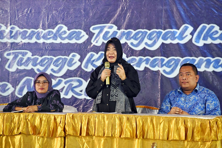 Siti Fauziah, Kepala Biro Humas dan Sistem Informasi MPR RI saat Sarasehan Kehumasan MPR RI di Gedung Mendopo Kesari, Jembrana, Bali, pada Senin (03/07/2023). (FOTO: MPR RI)