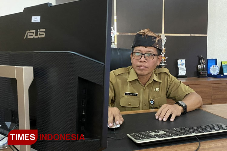 Kepala Dispenduk Capil Kabupaten Probolinggo, Munaris. (Foto: Abdul Jalil/TIMES Indonesia)