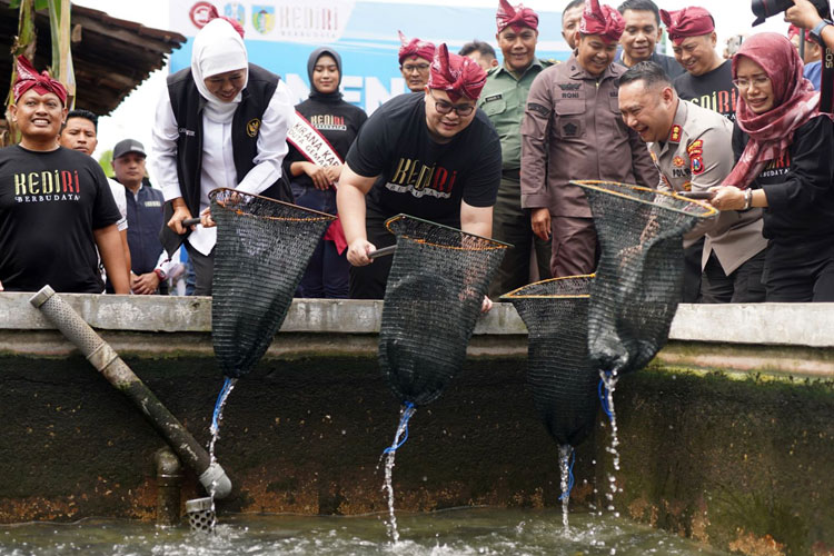 Gubernur Jatim Dan Bupati Kediri Bersinergi Untuk Mendorong Penguatan ...