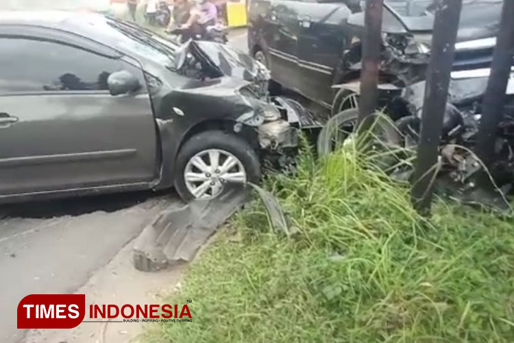 Kecelakaan Karambol Libatkan Tiga Kendaraan Terjadi di Blitar