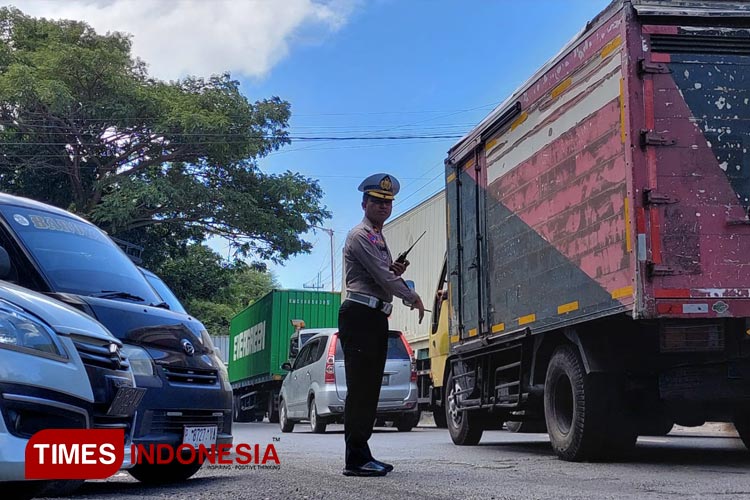 Cerita Pengendara Terjebak Macet Enam Jam di Pelabuhan Ketapang