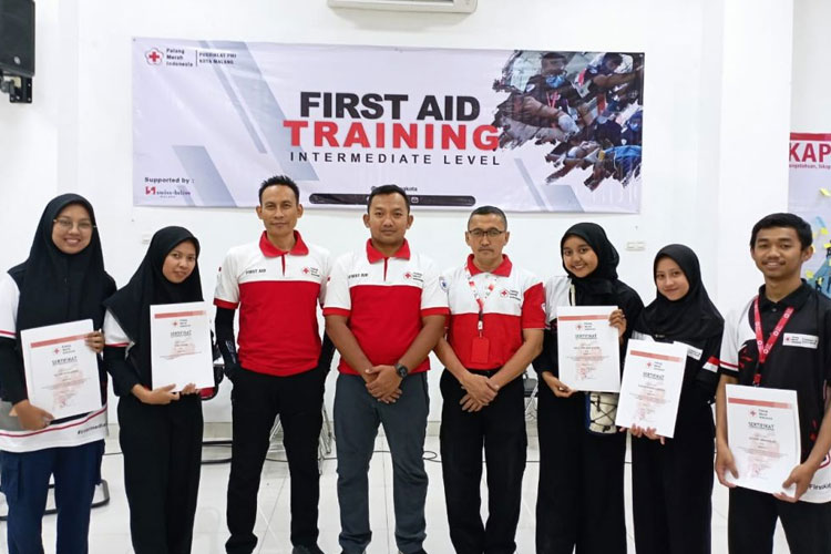 Delegasi UKM KSR-PMI Unit Unisma Malang mengikuti pelatihan pertolongan pertama tingkat menengah. (FOTO: AJP TIMES Indonesia)