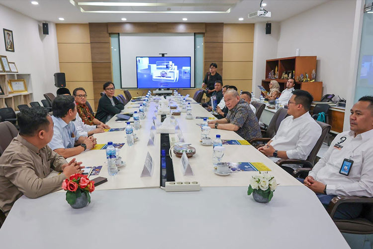 Teken MoU, PENS Buka Pintu untuk Atlet Berprestasi Muaythai Indonesia