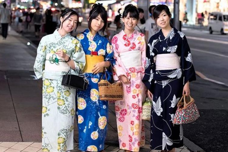 Perempuan Jepang punya kebiasaan baik untuk menjaga tubuh tetap ramping. FOTO: printerest