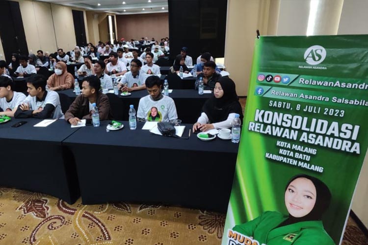 Kelompok masyarakat yang peduli terhadap pengembangan teknologi dan kegiatan sosial, yang dikenal sebagai Relawan Asandra, baru-baru ini mengadakan acara konsolidasi di Kecamatan Karang Ploso, Kabupaten Malang, Jawa Timur, Sabtu (8/7/2023).