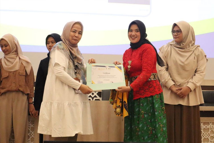 Mahasiswa Psikologi Unmuh Jember Juara Pertama Lomba Tari Tradisional Internasional