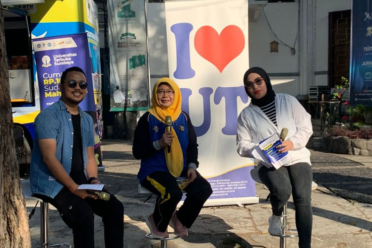 Universitas Terbuka Surabaya Sukses Meriahkan Darmo Free Day dengan Beragam Kegiatan Edukatif