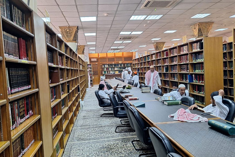 The nice cozy atmospehere inside the Nabawi's library. (Photo: MCH 2023)