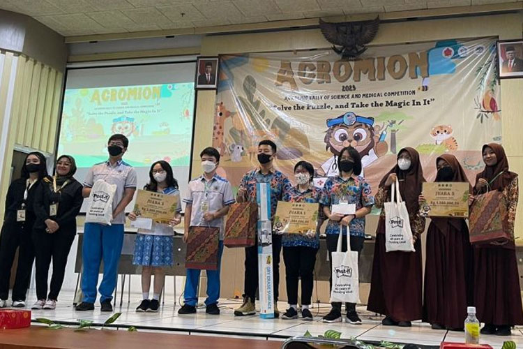 FK Ubaya Kenalkan Ilmu Kedokteran Dasar Melalui Kompetisi Rally Games ACROMION