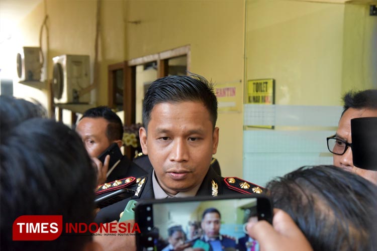 Kapolres Bondowoso AKBP Bimo Ariyanto saat dikonfirmasi (FOTO: Moh Bahri/TIMES Indonesia)