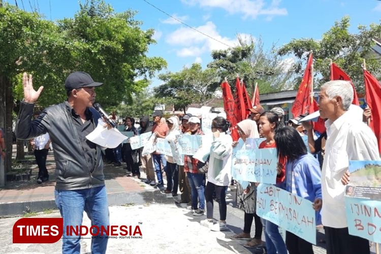 DPRD Kabupaten Blitar Digeruduk Petani, Tuntut Kaji Ulang HGU Perkebunan Di Blitar