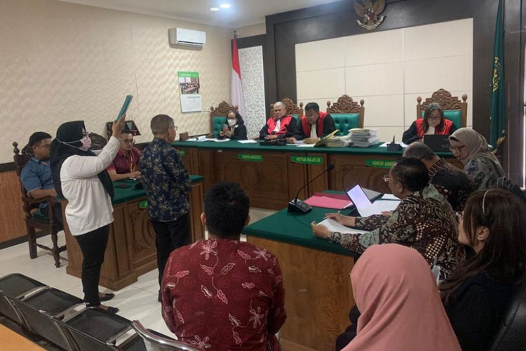 sumpah-sidang.jpg