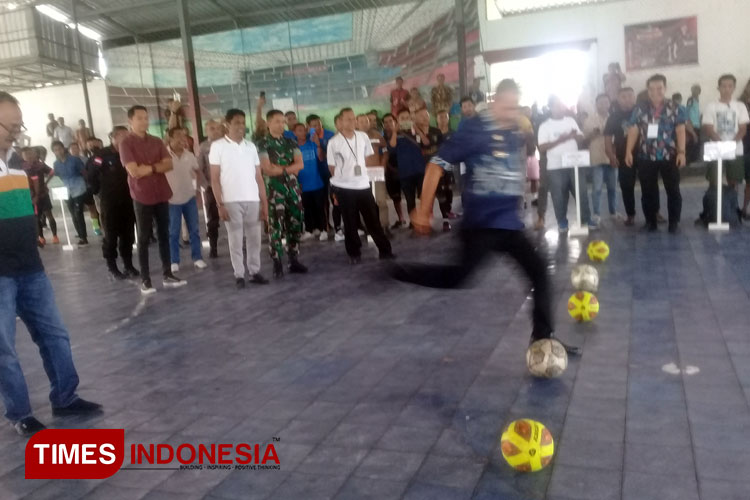 Hari Bhakti Adhyaksa ke&#45;63, Bupati Sumba Timur Buka Turnamen Futsal