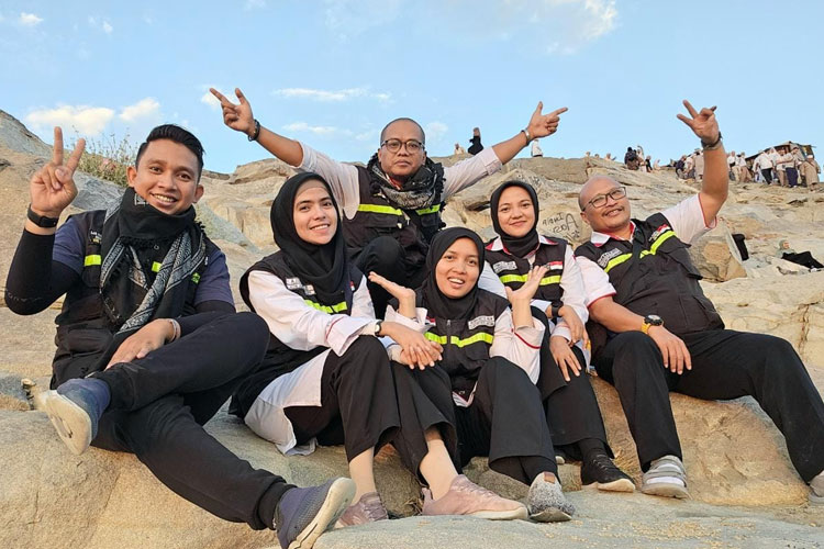 Menapaki-Terjal-Jabal-Nur-a.jpg