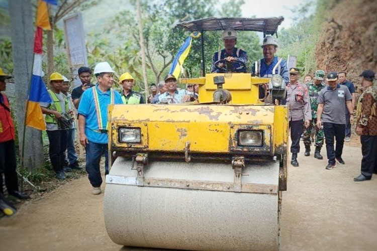 Pemkab Pacitan mulai kebut pembangunan jalan perbatasan Karanggede-Karang Tengah Jateng. (FOTO: PUPR for TIMES Indonesia) 