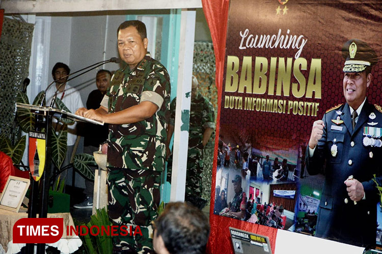 Pangdam V Brawijaya Mayjen TNI Farid Makruf dalam acara launching Babinsa Duta Informasi Positif di kantor Times Indonesia. (Foto: Aditya Hendra/TIMES Indonesia)