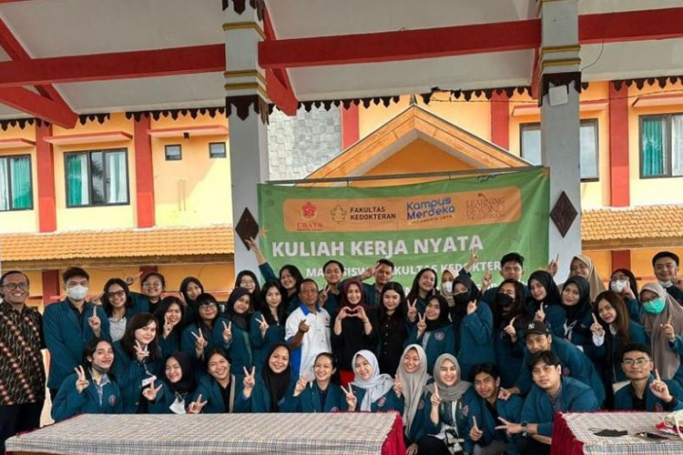 40 mahasiswa FK Ubaya melakukan KKN di Mojokerto. (FOTO: AJP TIMES Indonesia)