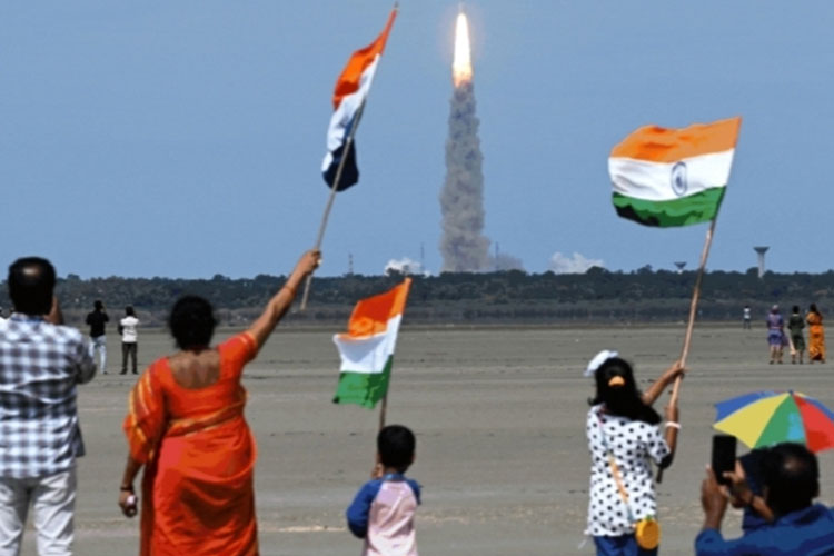 Peluncuran-Chandrayaan-3-India-b.jpg