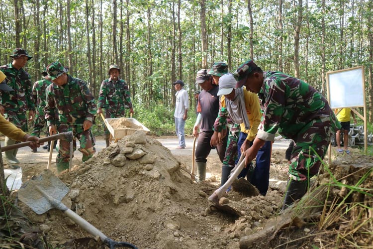 Karya-Bhakti-TNI-2.jpg