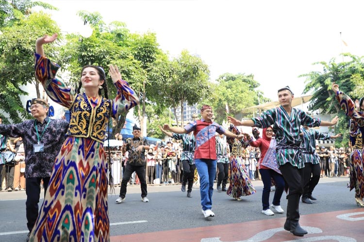 Surabaya Cross Culture International Folk Art Festival, Satukan Budaya