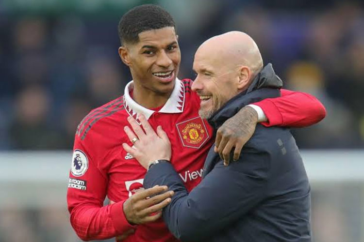 Striker Marcus Rashford sepakat memperpanjang kontrak dengan Manchester United.