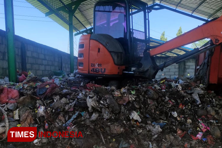 Problem Sampah, DLHK Sidoarjo Clean Up TPS 3R Kedung Cangkring
