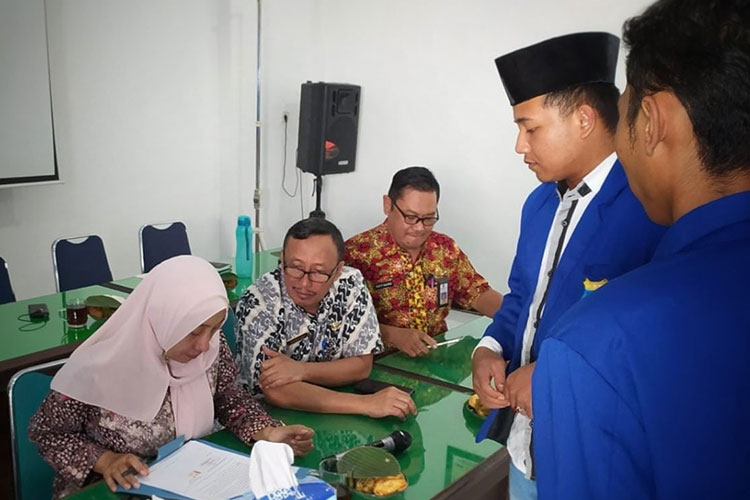 Sampah Kian Menumpuk, PMII Geruduk DLH Pacitan