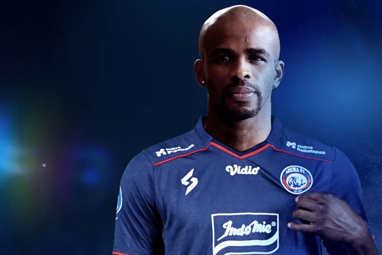 Figur Penting, Arema FC Rekrut Greg Nwokolo