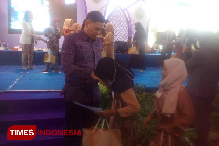 Wali Kota Kediri Berikan Santunan 1.641 Anak Yatim