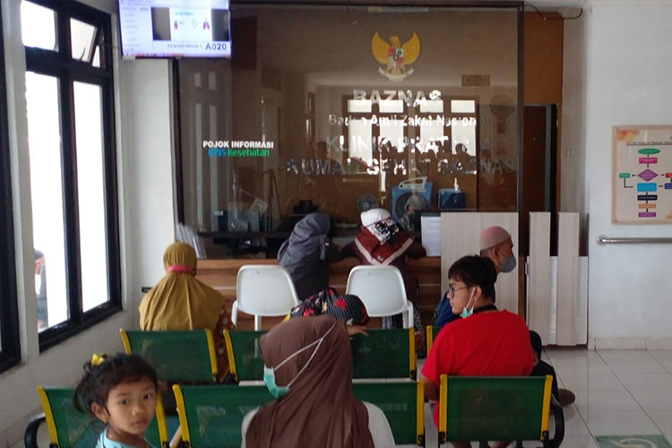 Warga mengakses layanan gratis di rumah sehat BAZNAS Yogyakarta. (Foto: BAZNAS Yogyakarta)