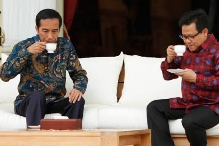 Presiden Jokowi saat bersama Muhaimin Iskandar di Istana. (FOTO: Tempo)