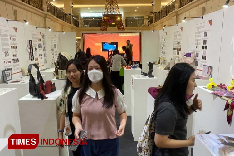 FIK Ubaya Gelar Pameran Produk Tugas Akhir, Tampilkan 22 Karya Human-Centered Design