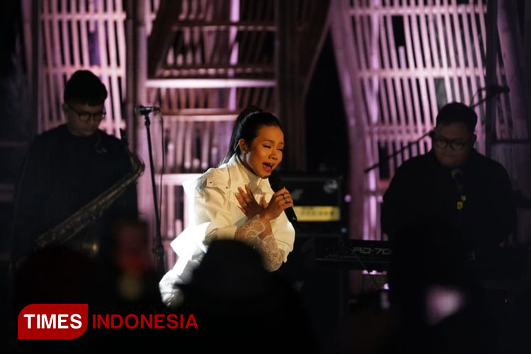 Pecah! Lagu Terakhir Yura Yunita Sekaligus Menutup Jazz Gunung Bromo 2023