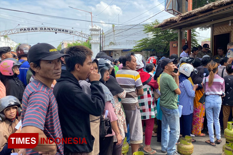 Minimalisir Jatuhnya Ekonomi Wong Cilik, Diskop Banyuwangi Gelar Pasar Murah LPG 3 Kilogram