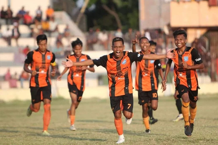 Persipro 1954 pada saat berlaga di stadion Bayuangga Kota Probolinggo (Foto: Persipro for TIMES indonesia)