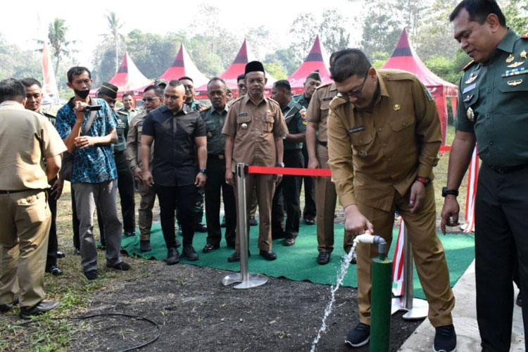 Wujudkan Program KASAD, Dandim 0818 Resmikan Sumur Bor TNI AD Manunggal Air