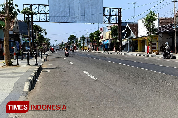 Ilustrasi - Salah satu ruas jalan di Ponorogo (Foto: Dok. TIMES Indonesia)