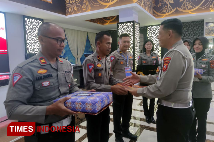 Satlantas Majalengka Terima Penghargaan Kawasan dan Kampung Tertib Lalu Lintas