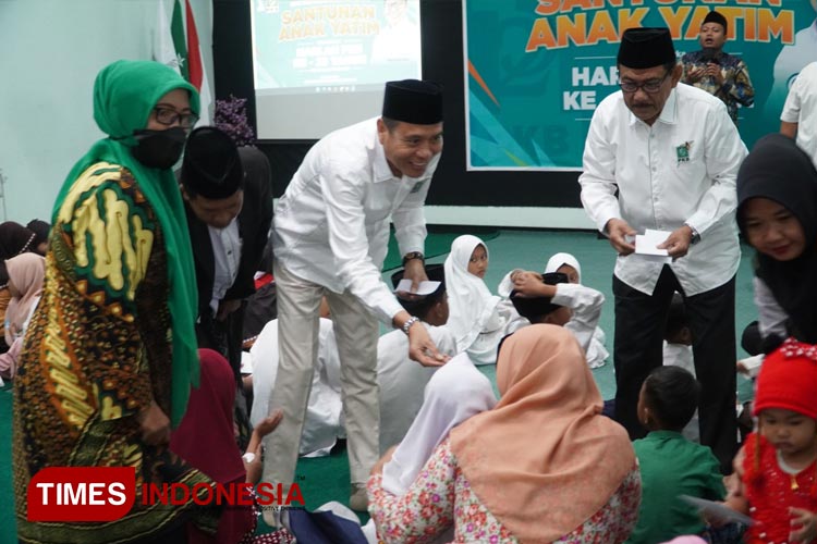 Santunan Anak Yatim Warnai Peringatan Harlah PKB ke 25 di Jombang 