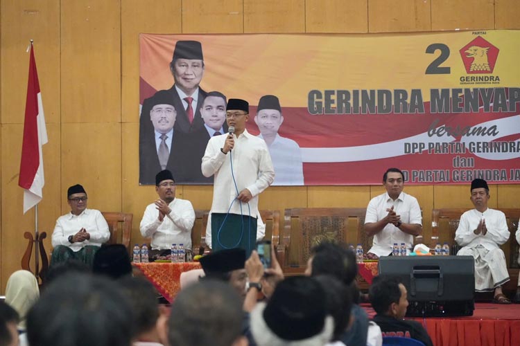 Wakil Ketua Umum Partai Gerakan Indonesia Raya (Gerindra), Sugiono mengobarkan semangat para kader dari tingkat cabang hingga ranting di Kediri, Jawa Timur, Rabu (26/7/2023) kemarin.(Dok.Gerindra Jatim)
