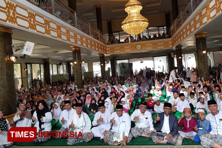 Unisma Beri Santunan 1500 Anak Yatim Piatu Se&#45;Malang Raya