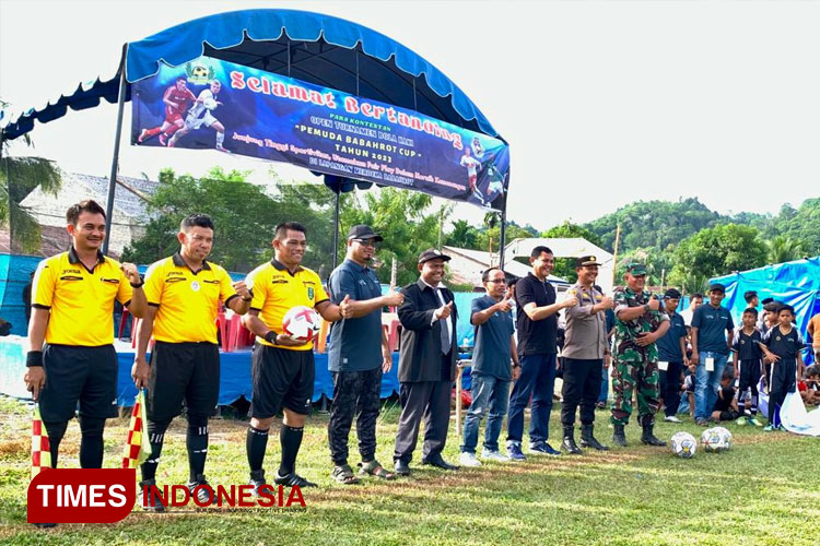 32 Tim Sepak Bola Rebut Bonus Rp100 Juta pada Turnamen Pemuda Babahrot