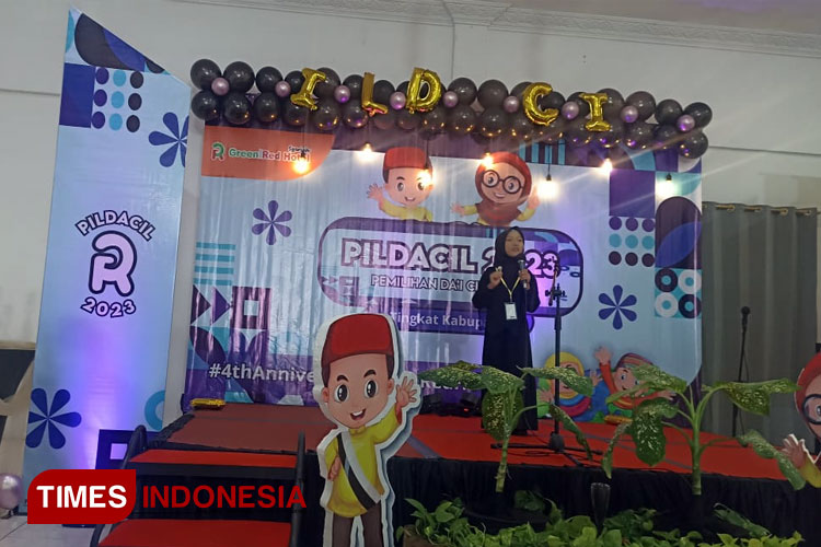 Salah satu penampilan Lomba Pildacil yang diselenggarakan oleh Green Red Hotel Syariah Jombang, Minggu (30/7/2023). (FOTO: Rohmadi/TIMES Indonesia)